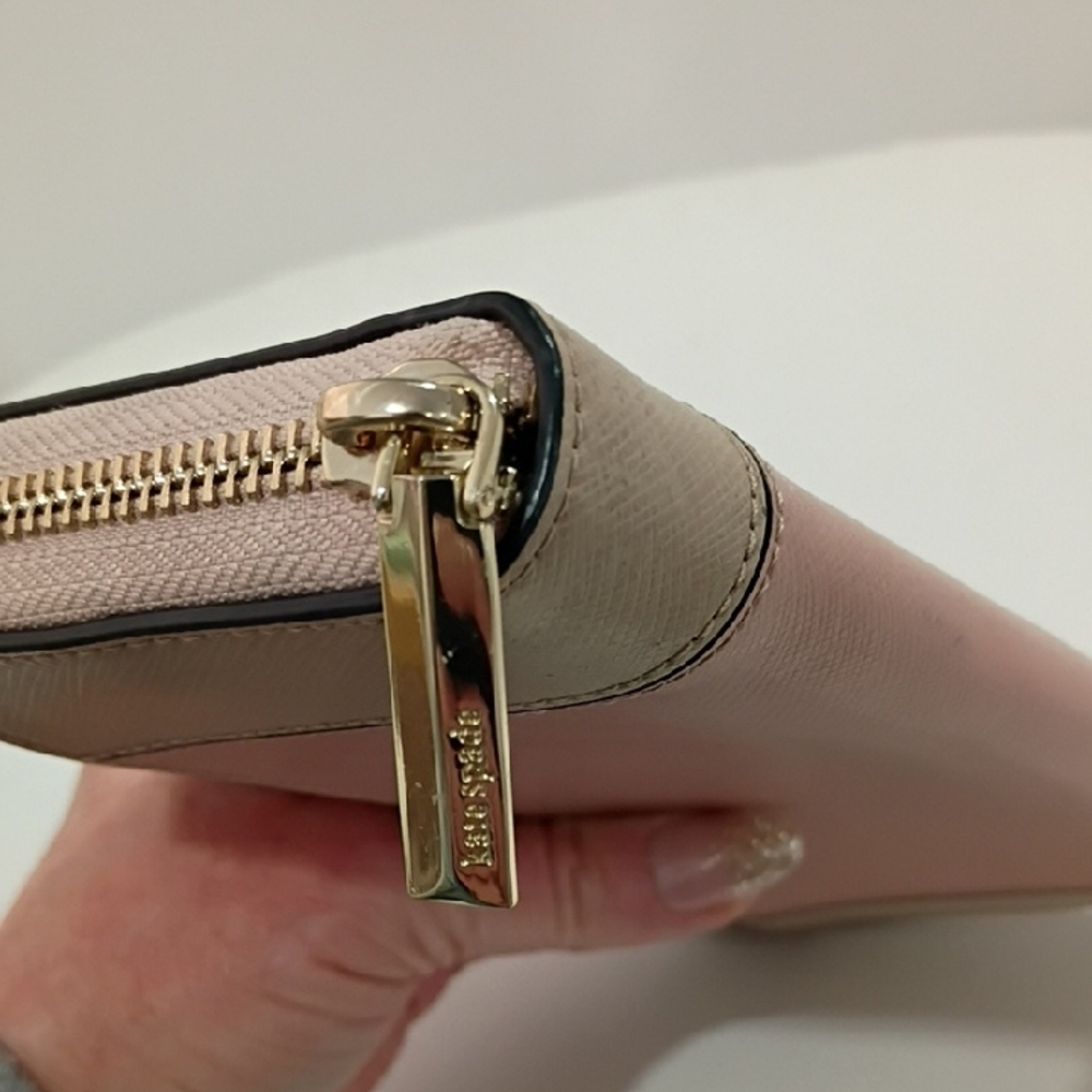 Kate Spade Pale Pink and Cream Saffiano Style Leather Zip-Around Wallet EUC - Picture 5 of 8